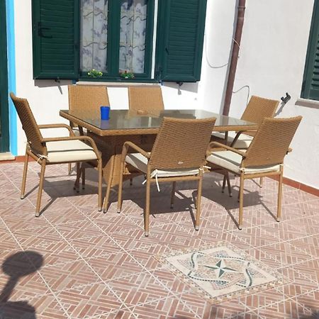 Bilocale Allegro Apartamento Cala Gonone Exterior foto
